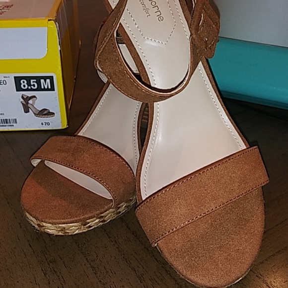 Liz Claiborne Heel's - Picture 7 of 8